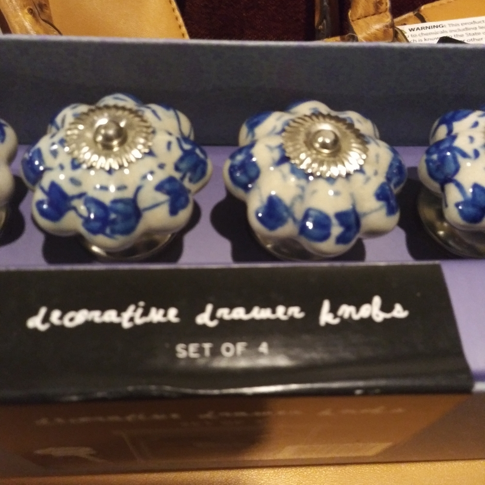 Porcelain vintage decorative door knob